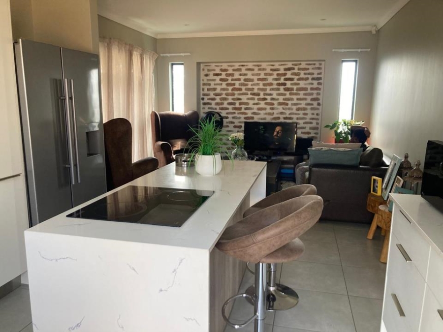 To Let 3 Bedroom Property for Rent in Lion Pride Gauteng