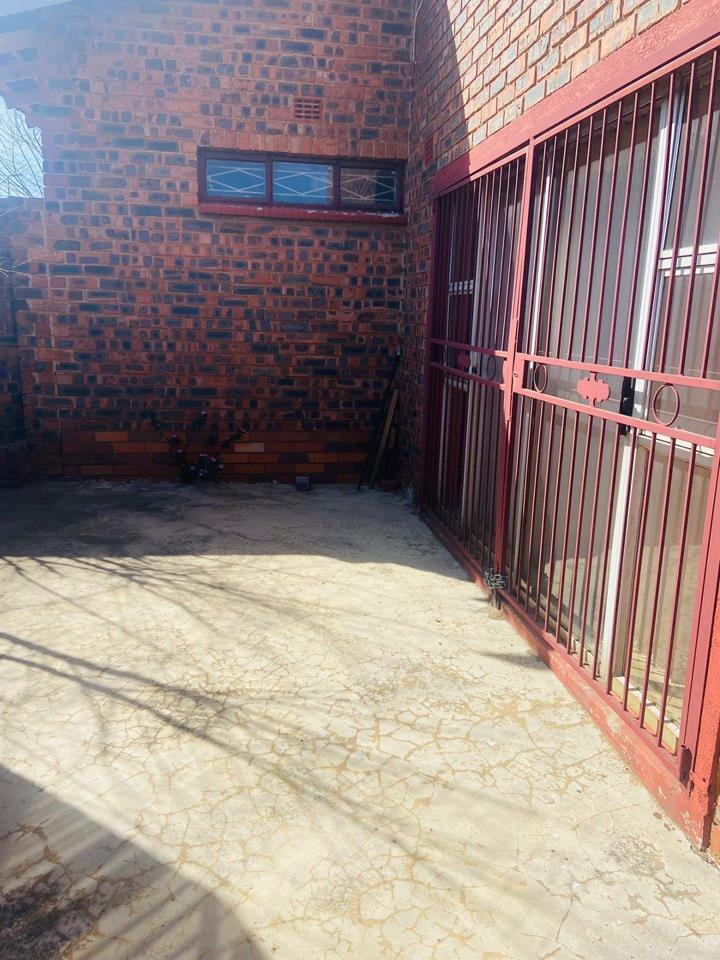 To Let 1 Bedroom Property for Rent in Pimville Zone 4 Gauteng