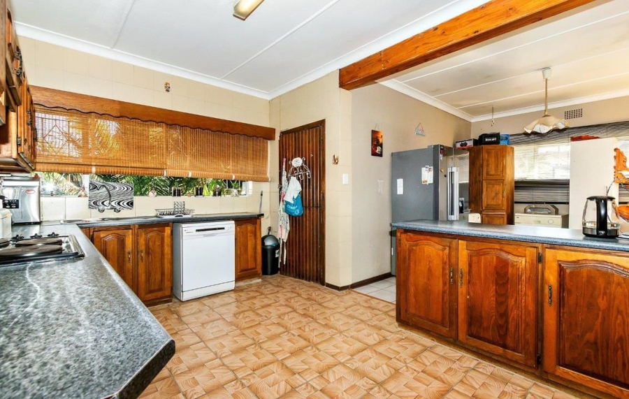 4 Bedroom Property for Sale in Bonaero Park Gauteng