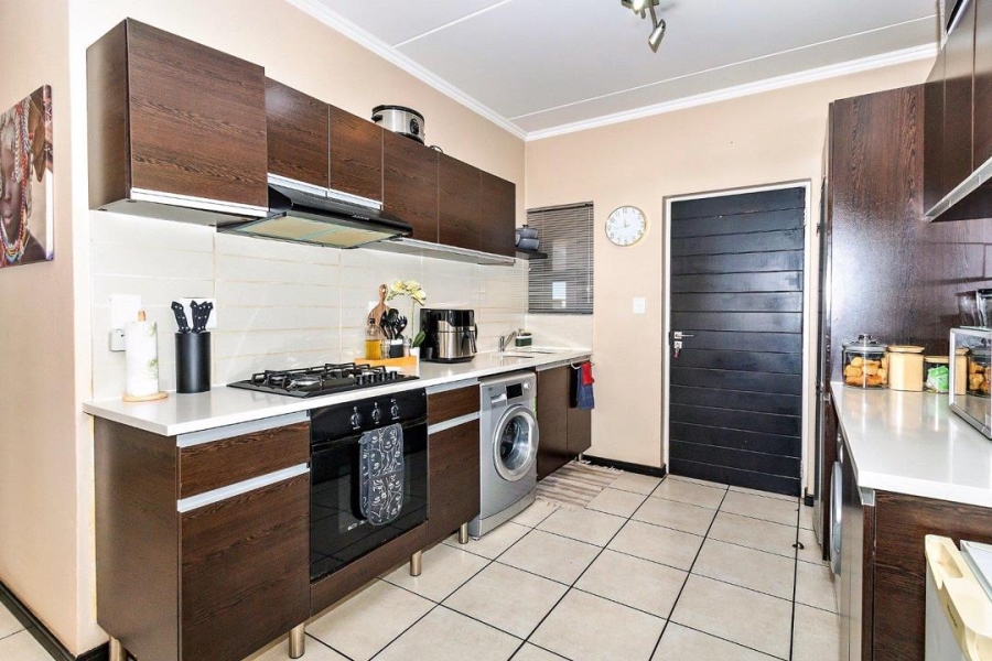 2 Bedroom Property for Sale in Greenstone Gate Gauteng