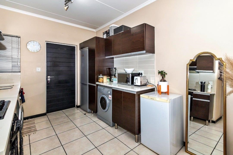 2 Bedroom Property for Sale in Greenstone Gate Gauteng