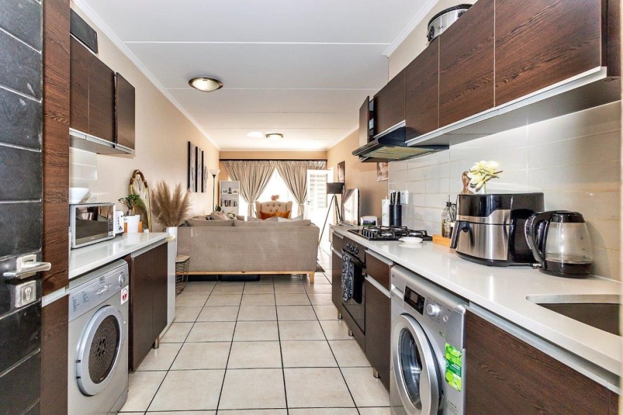 2 Bedroom Property for Sale in Greenstone Gate Gauteng