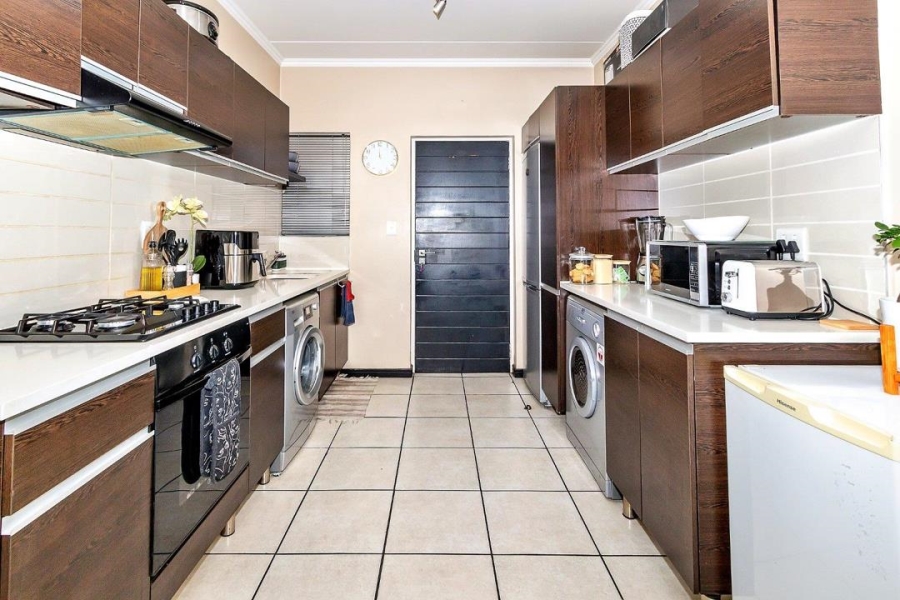 2 Bedroom Property for Sale in Greenstone Gate Gauteng