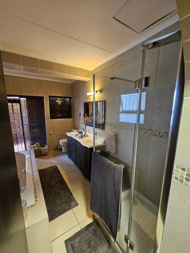 4 Bedroom Property for Sale in Van Riebeeck Park Gauteng