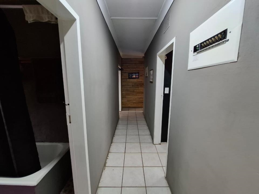 6 Bedroom Property for Sale in Brakpan Central Gauteng