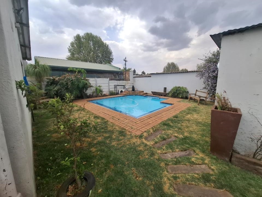 6 Bedroom Property for Sale in Brakpan Central Gauteng