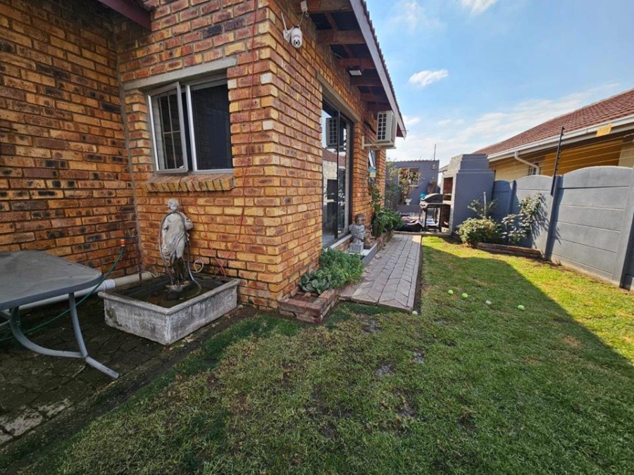 4 Bedroom Property for Sale in Glenvarloch Gauteng