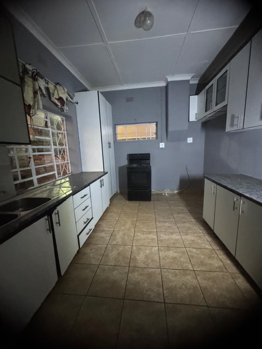 To Let 2 Bedroom Property for Rent in Bez Valley Gauteng