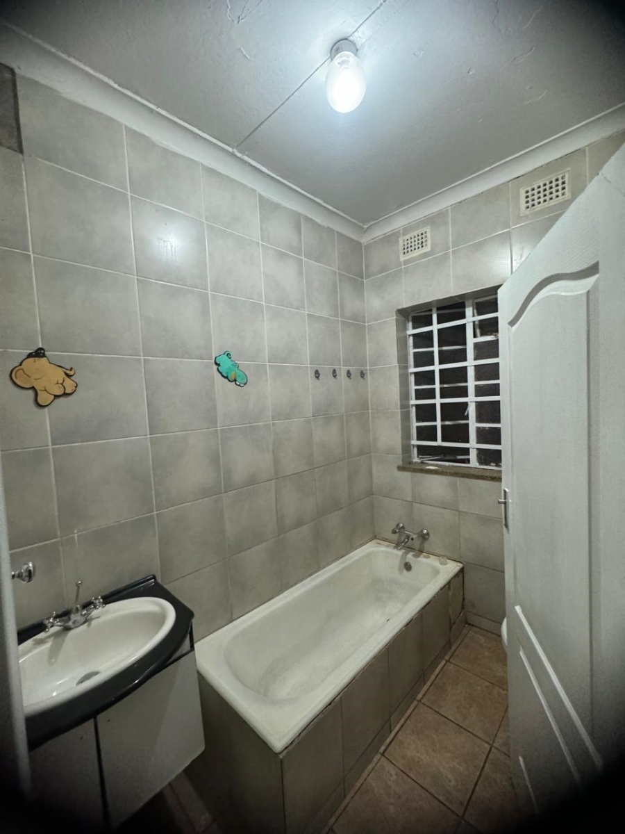 To Let 2 Bedroom Property for Rent in Bez Valley Gauteng