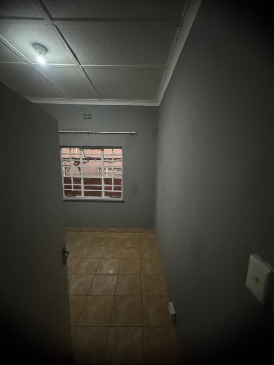 To Let 2 Bedroom Property for Rent in Bez Valley Gauteng