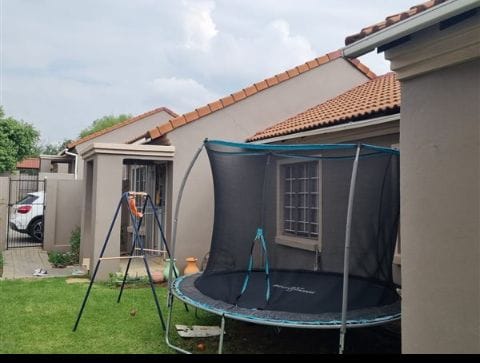 3 Bedroom Property for Sale in Halfway Gardens Gauteng