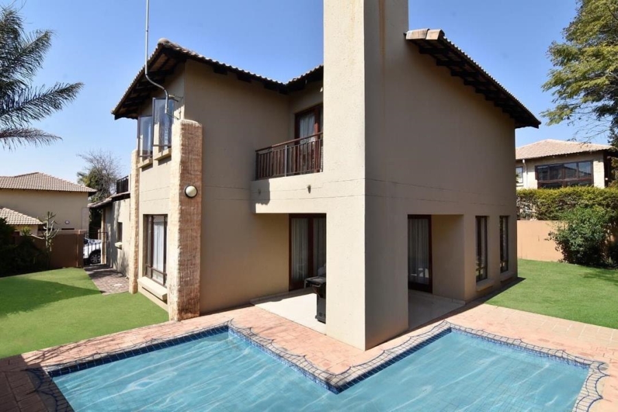 To Let 4 Bedroom Property for Rent in Noordwyk Gauteng