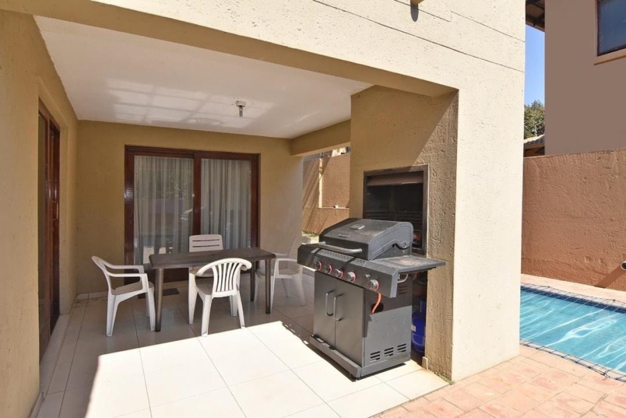 To Let 4 Bedroom Property for Rent in Noordwyk Gauteng