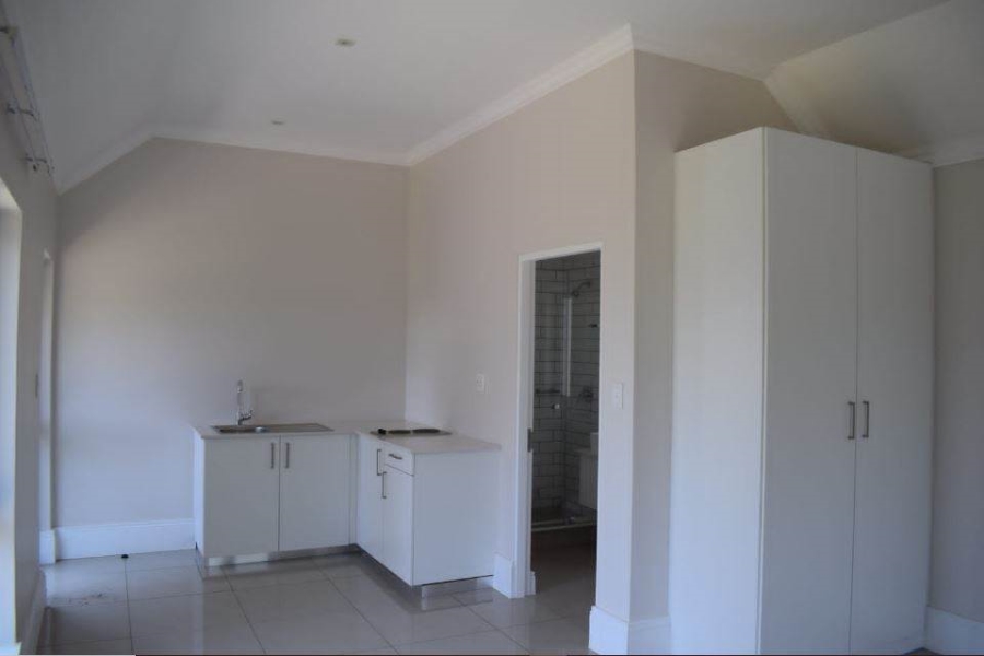 To Let 5 Bedroom Property for Rent in Waterfall Gauteng