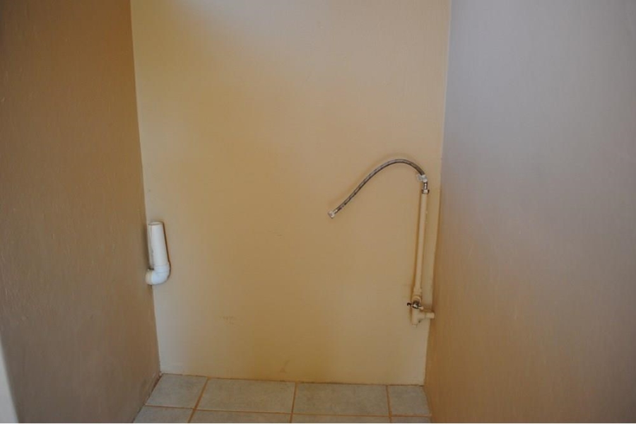 To Let 1 Bedroom Property for Rent in Freeway Park Gauteng