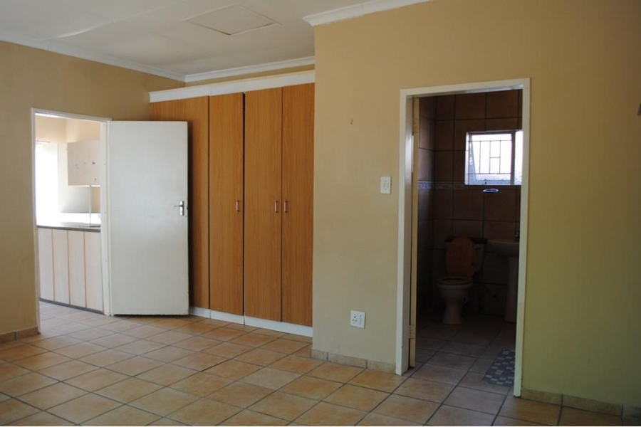 To Let 1 Bedroom Property for Rent in Freeway Park Gauteng