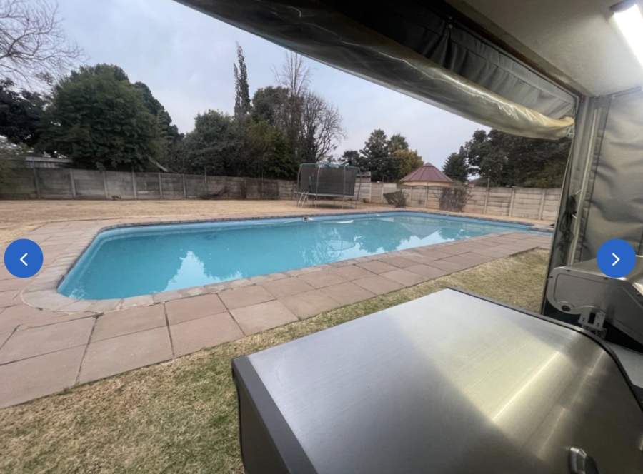 5 Bedroom Property for Sale in Selcourt Gauteng