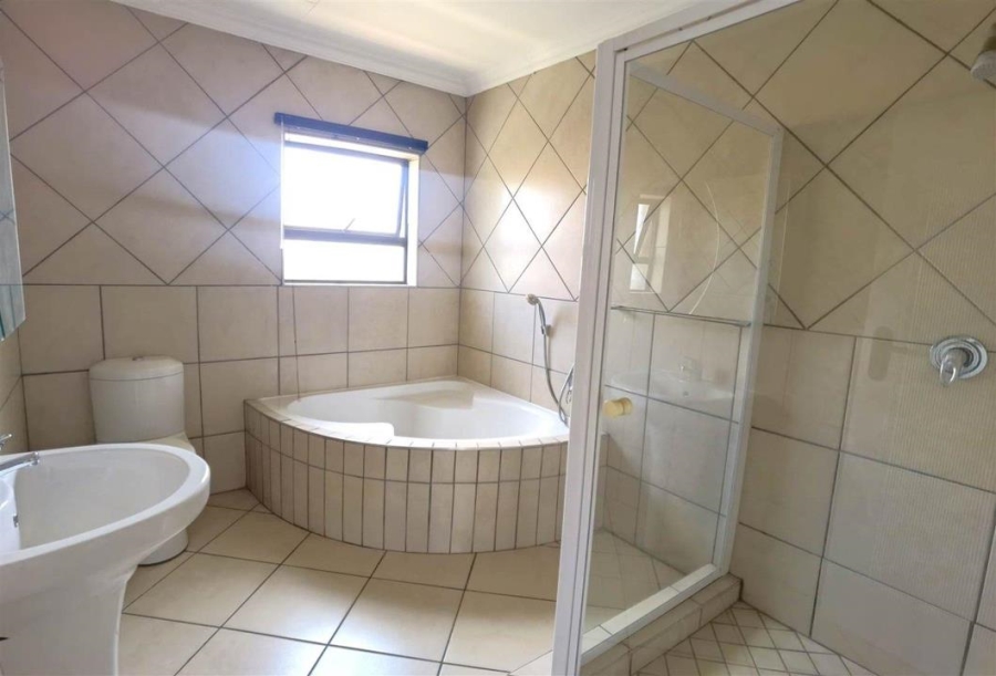 6 Bedroom Property for Sale in Valley View Estate Gauteng