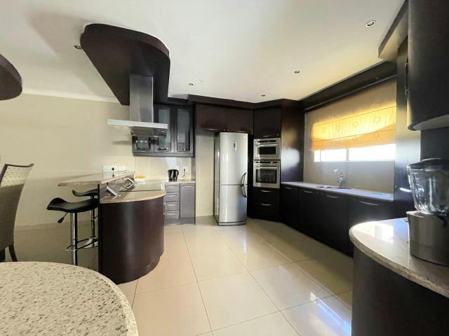 5 Bedroom Property for Sale in Savanna Hills Gauteng