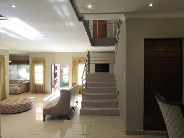 5 Bedroom Property for Sale in Savanna Hills Gauteng