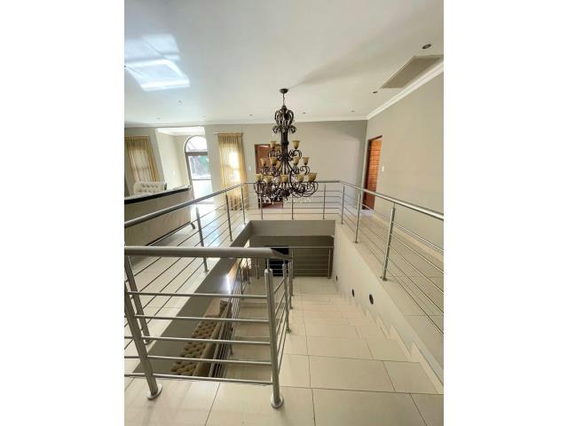 5 Bedroom Property for Sale in Savanna Hills Gauteng