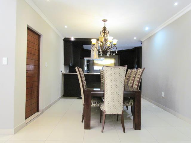 5 Bedroom Property for Sale in Savanna Hills Gauteng