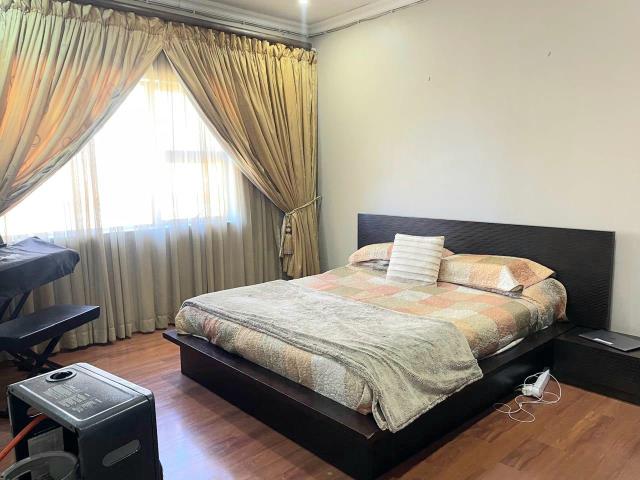 5 Bedroom Property for Sale in Savanna Hills Gauteng