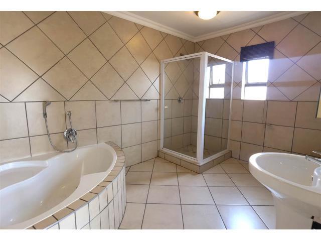 To Let 6 Bedroom Property for Rent in Valley View Estate Gauteng