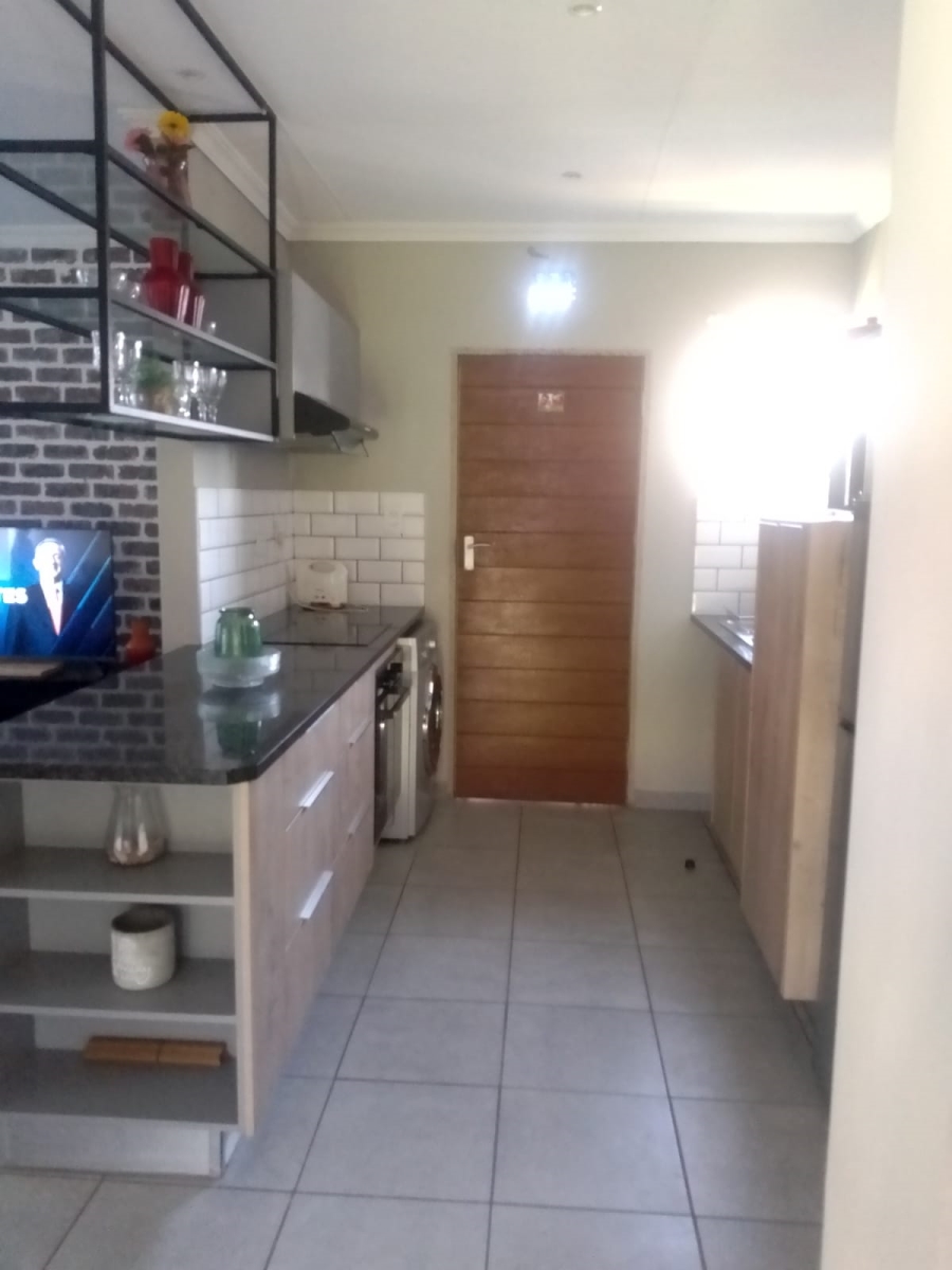 To Let 3 Bedroom Property for Rent in Lotus Gardens Gauteng