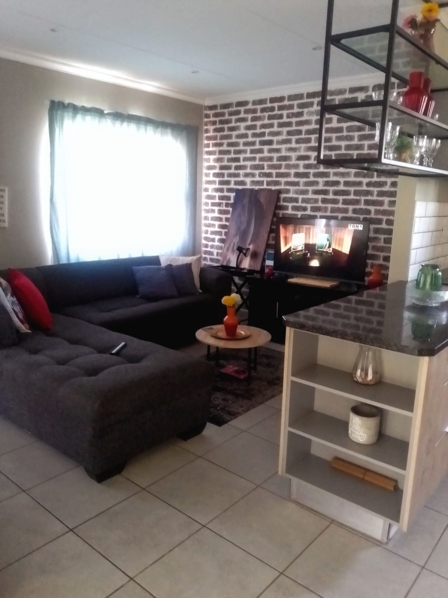 To Let 3 Bedroom Property for Rent in Lotus Gardens Gauteng