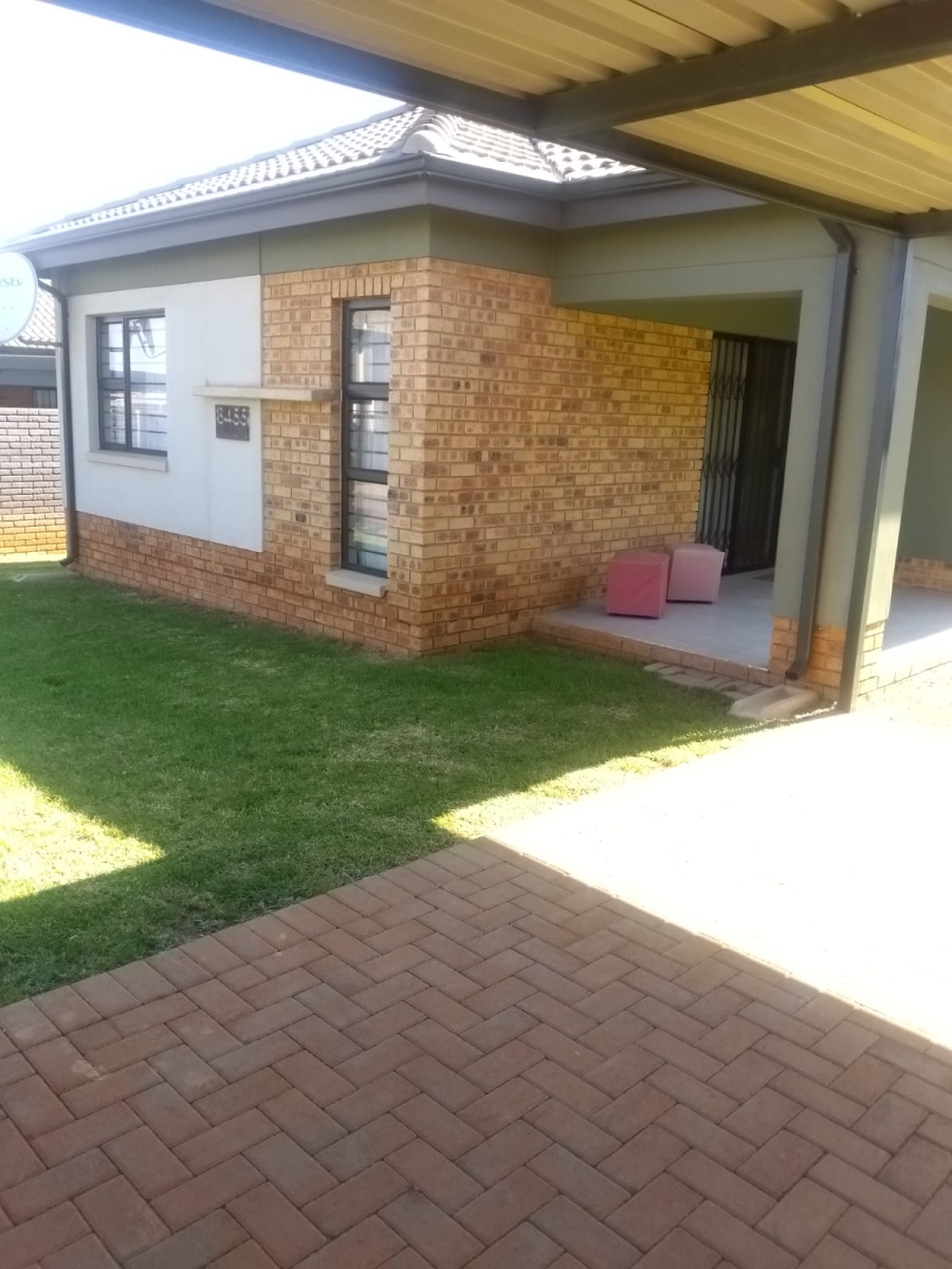 To Let 3 Bedroom Property for Rent in Lotus Gardens Gauteng