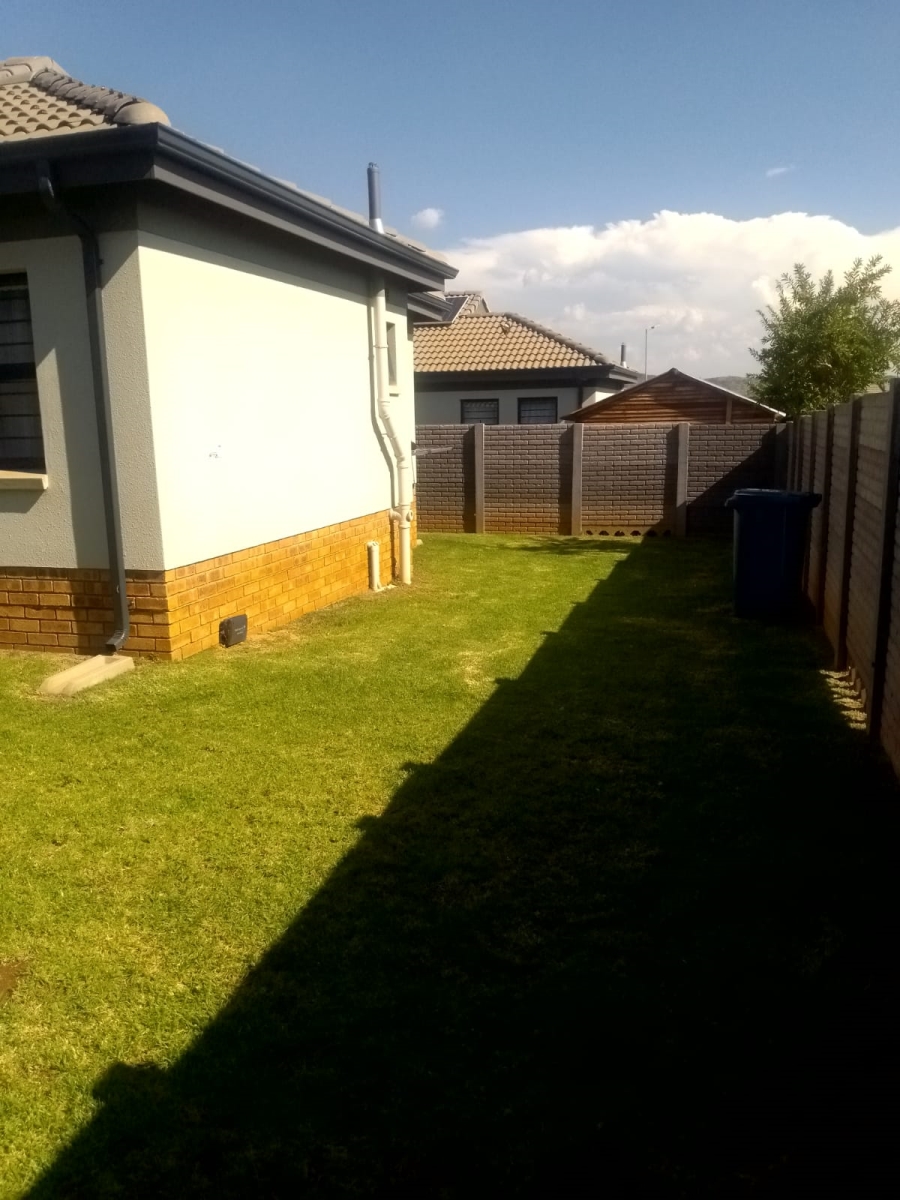 To Let 3 Bedroom Property for Rent in Lotus Gardens Gauteng