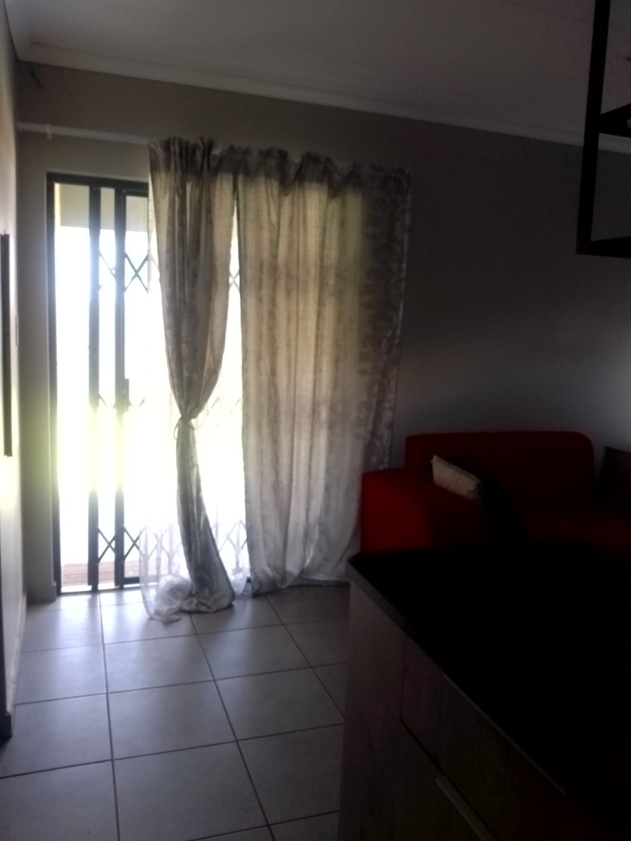 To Let 3 Bedroom Property for Rent in Lotus Gardens Gauteng