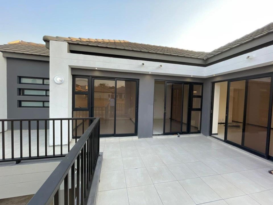 6 Bedroom Property for Sale in Amberfield Valley Gauteng