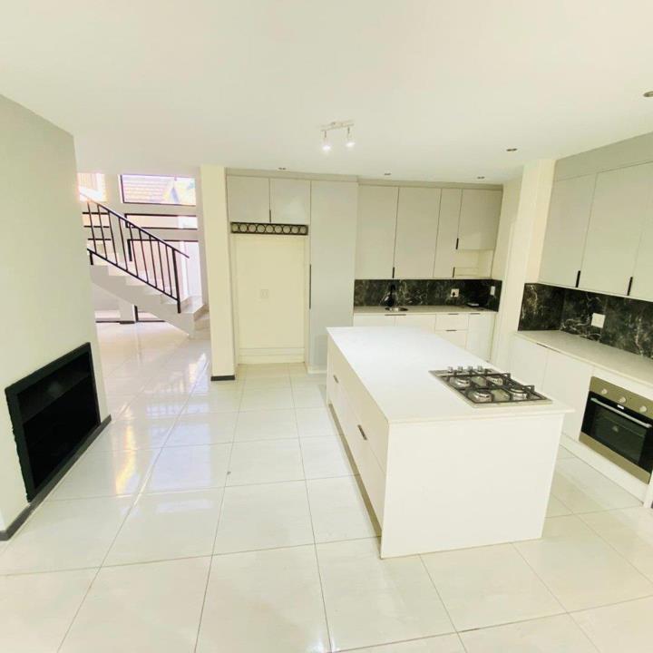 6 Bedroom Property for Sale in Amberfield Valley Gauteng