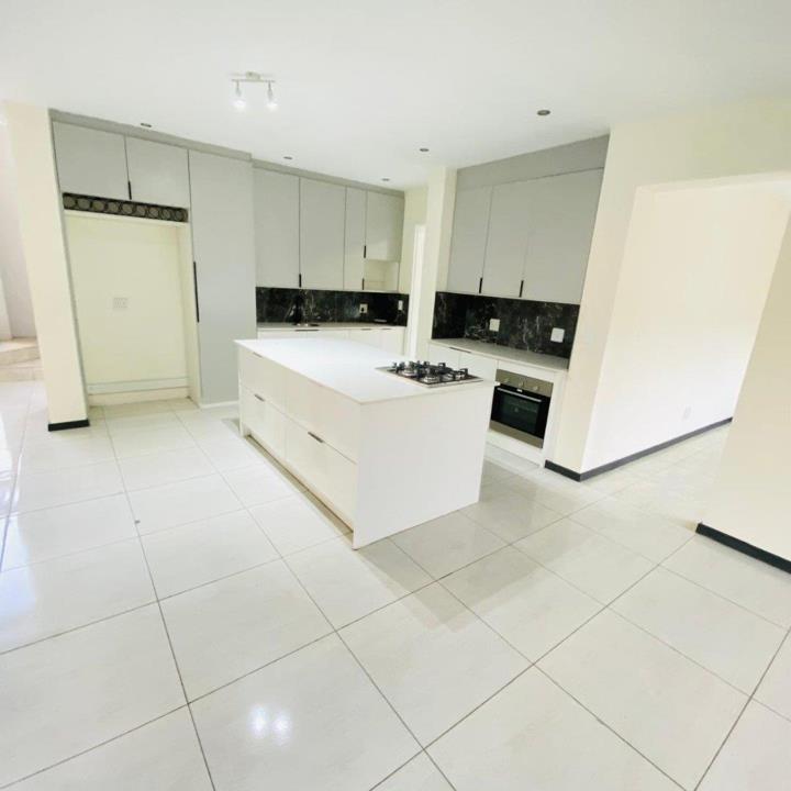 6 Bedroom Property for Sale in Amberfield Valley Gauteng