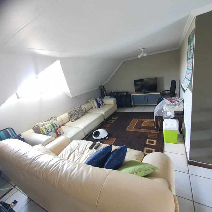 2 Bedroom Property for Sale in Kosmosdal Gauteng