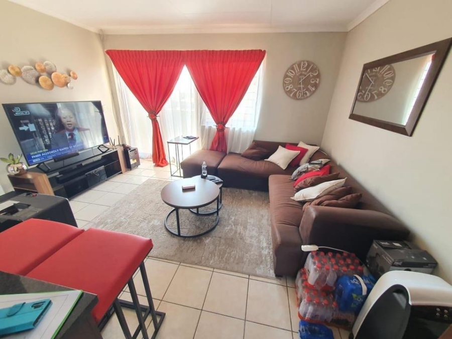 2 Bedroom Property for Sale in The Reeds Gauteng