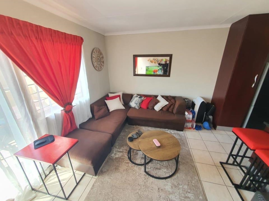 2 Bedroom Property for Sale in The Reeds Gauteng