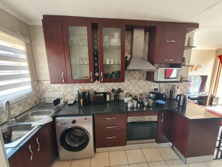 2 Bedroom Property for Sale in The Reeds Gauteng