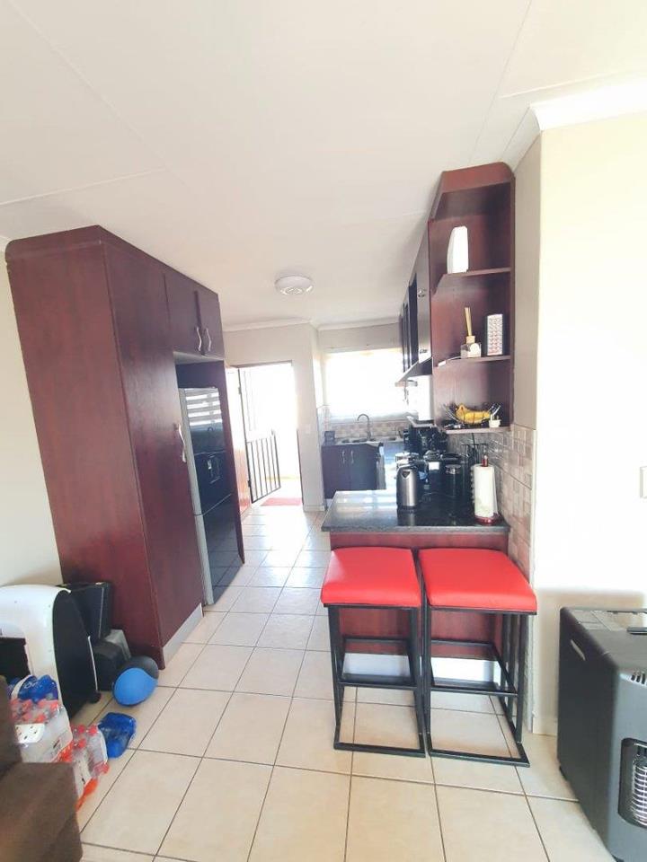 2 Bedroom Property for Sale in The Reeds Gauteng