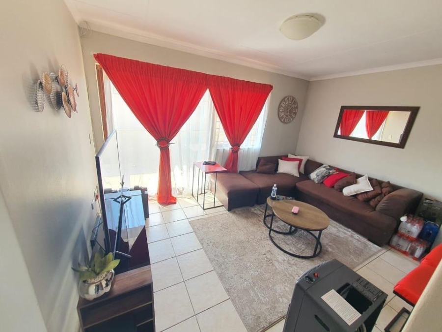 2 Bedroom Property for Sale in The Reeds Gauteng