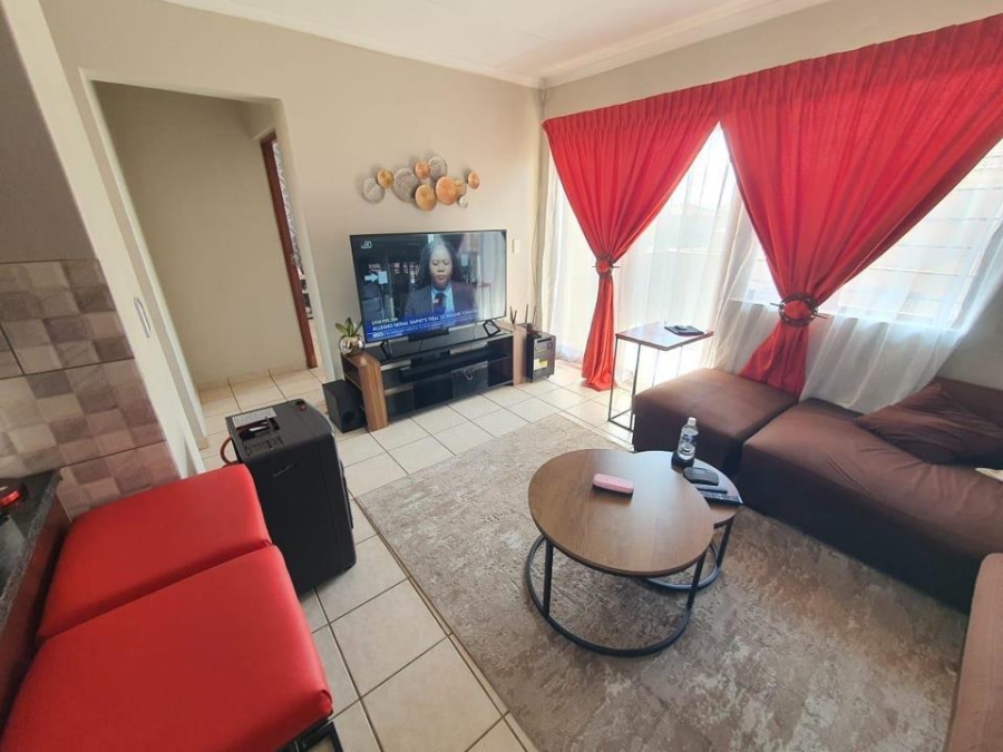 2 Bedroom Property for Sale in The Reeds Gauteng