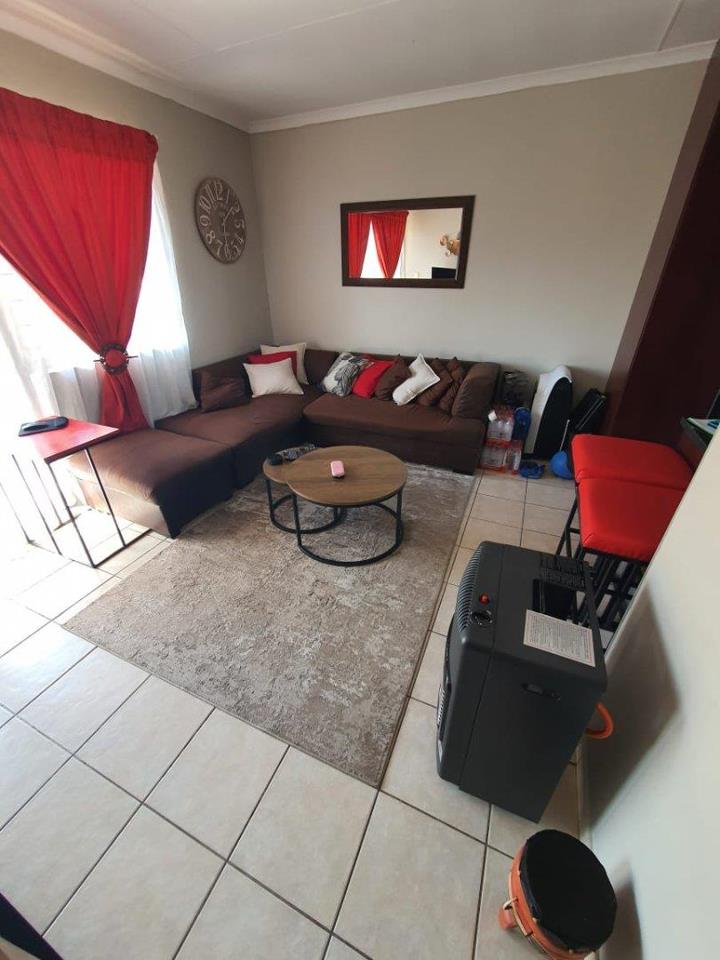 2 Bedroom Property for Sale in The Reeds Gauteng