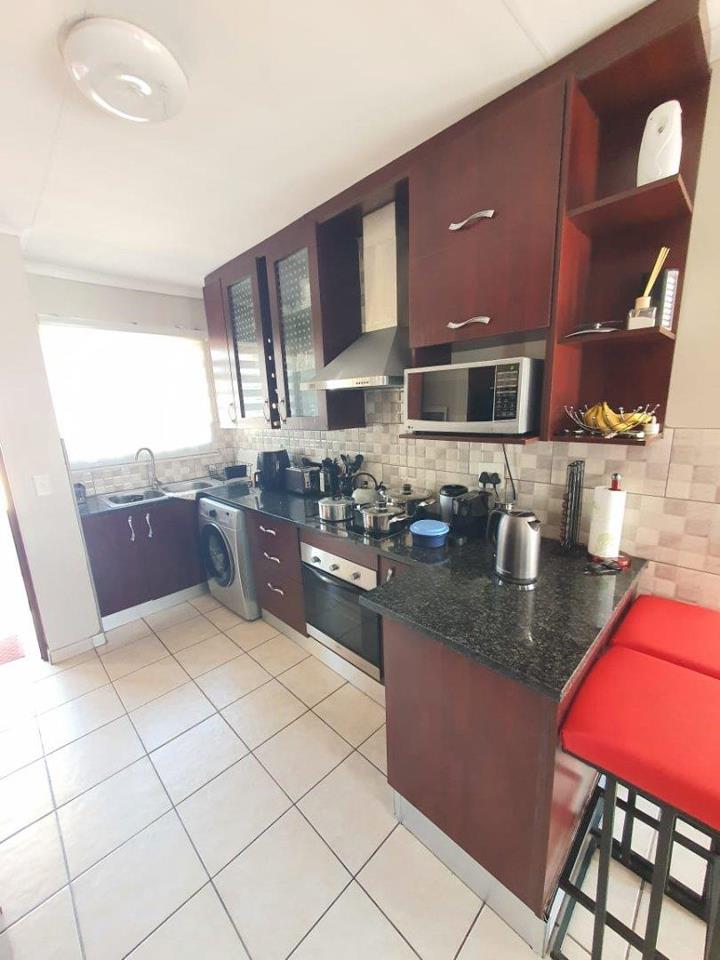 2 Bedroom Property for Sale in The Reeds Gauteng