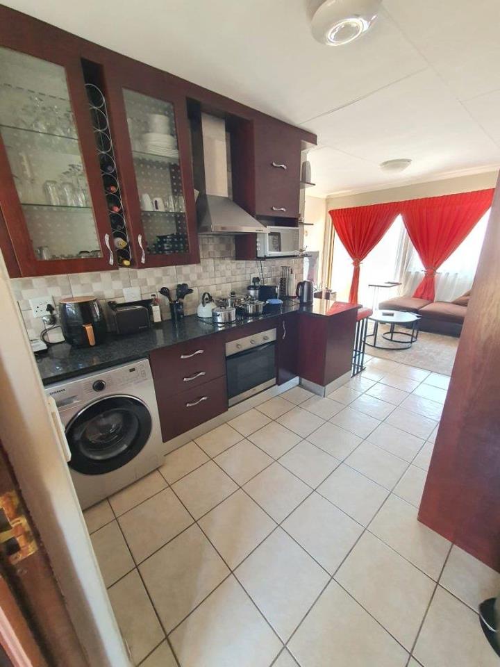 2 Bedroom Property for Sale in The Reeds Gauteng