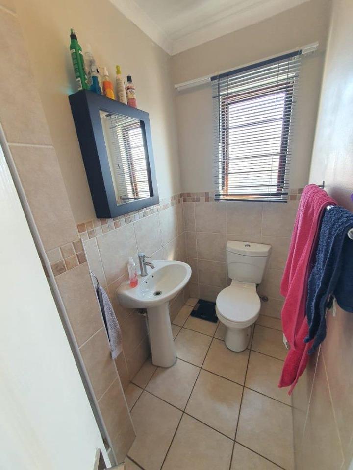 2 Bedroom Property for Sale in The Reeds Gauteng