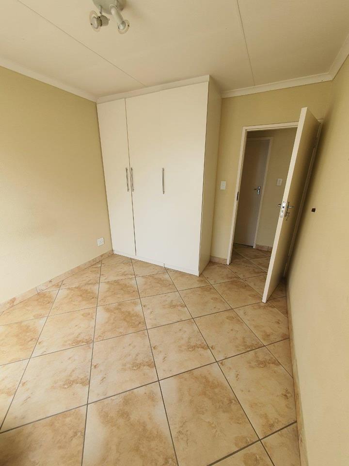 4 Bedroom Property for Sale in Summerfields Estate Gauteng