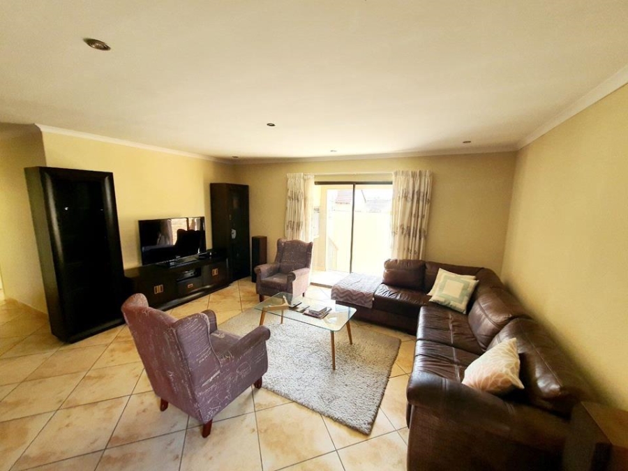 4 Bedroom Property for Sale in Summerfields Estate Gauteng