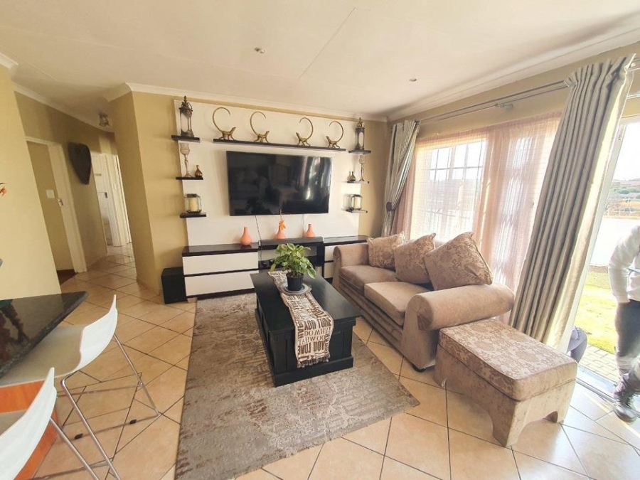 3 Bedroom Property for Sale in Kosmosdal Gauteng